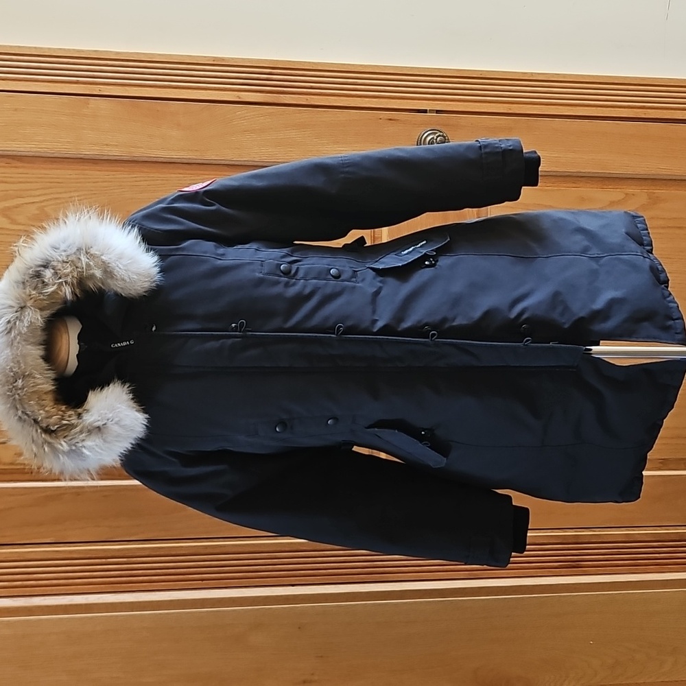 CANADA GOOSE  Kensington Down Parka Jacket In Size M. - Picture 15 of 16